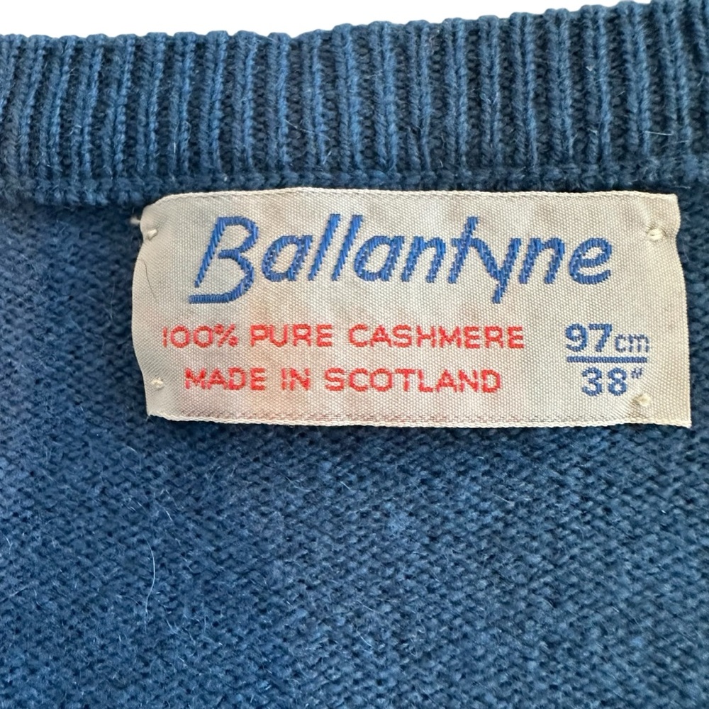 Ballantyne Scottish  Cashmere Royal Blue V-Neck Men's Sweater - Picture 6 of 7